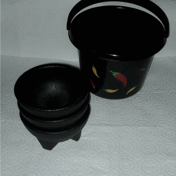 Set of 3 Salsa Bowls + Bonus Chili Pepper Theme Bucket With Handle - Picture 2 of 6
